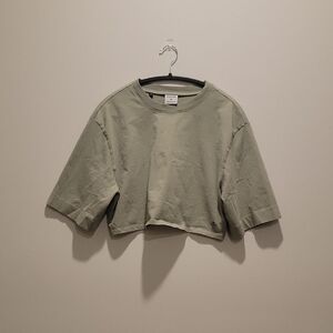 Gymshark Woman's Light Green Cropped Tee